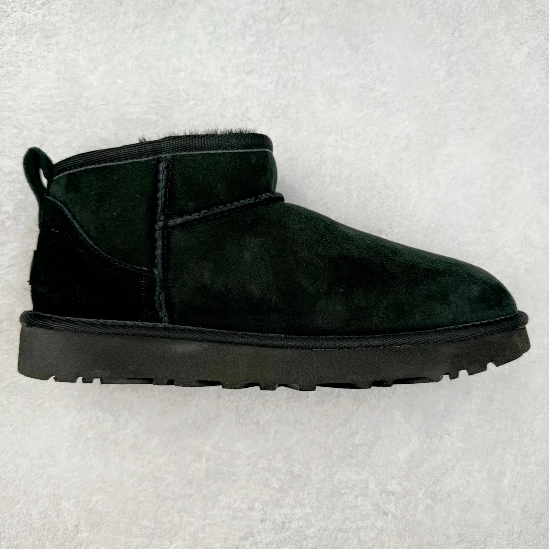 Pick up locally 💰520 UGG 6109 Zhou Dongyu Mini short boots, autumn and winter sheep fur integrated snow boots. All shoes are made from the same factory as ZP. Longfeng A-grade Australian imported sheep fur integrated men's and women's boots. Brand OEM production line. Fully follow the ZP process. OEM original pattern maker. Adhering to the principle of no original shoes and no development selection. Pay attention to every detail. The most authentic version on the market. TREADLITE "light wing" technology outsole. Lightweight/durable/flexible/pile type 35 36 37 38 39 40 41 42 43 44 45 Coding: by2936060